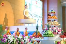 ภาพ No.215311:วันอาทิตย์ต้นเดือนที่ 6 เมษายน พ.ศ. 2568 พิธีบูชาข้าวพระ สภาธรรมกายสากล วัดพระธรรมกาย