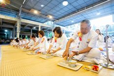 ภาพ No.188921:พิธีถวายภัตตาหารเป็นสังฆทาน แด่พระธรรมยาตรา ในโครงการธรรมยาตรา กตัญญูบูชา มหาปูชนียาจารย์ พระมงคลเทพมุนี(สด จนฺทสโร) พระผู้ปราบมาร ปีที่ 13 ณ อนุสรณ์สถานมหาวิหารพระมงคลเทพมุนี (โลตัสแลนด์) อ.สองพี่น้อง จ.สุพรรณบุรี วันที่ 4 มกราคม พ.ศ.2568