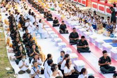 ภาพ No.234382:วันพฤหัสบดีที่ 24 กรกฎาคม พ.ศ. 2568 พิธีถวายสังฆทานแก่คณะสงฆ์ 323 วัด , พิธีมอบกองทุนหนุนแรงใจช่วยครูใต้ , พิธีทำบุญส่วนกุศลแด่ผู้วายชนม์ ในเหตุการณ์ความไม่สงบ 4 จังหวัด ชายแดนภาคใต้ (ปัตตานี , ยะลา , นราธิวาส , สงขลา) ปีที่ 21 ครั้งที่ 179 ณ วัดเวฬุวัน 
