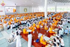 ภาพ No.245117:วันพุธที่ 10 กันยายน พ.ศ. 2568 พิธีถวายภัตตาหารเมนูสวรรค์ เนื่องในวันครบ 25 ปี วันละสังขารคุณยายอาจารย์มหารัตนอุบาสิกาจันทร์ ขนนกยูง ณ หอฉันคุณยายอาจารย์ฯ วัดพระธรรมกาย