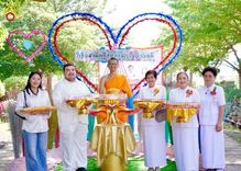 พิธีทอดกฐิน ณ ศูนย์ธุดงคสถานบ้านหมี่ อ.บ้านหมี่ จ.ลพบุรี ในโครงการกฐินสามัคคีทั่วไทย 30,000 วัด บูชาธรรม 80 ปี หลวงพ่อธัมมชโย โดยคณะศิษยานุศิษย์วัดพระธรรมกาย วันที่ 10 พฤศจิกายน พ.ศ. 2567