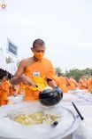 ภาพ No.189516:พิธีถวายภัตตาหารเป็นสังฆทาน แด่พระธรรมยาตรา ในโครงการธรรมยาตรา กตัญญูบูชา มหาปูชนียาจารย์ พระมงคลเทพมุนี(สด จนฺทสโร) พระผู้ปราบมาร อนุสรณ์สถาน 7 แห่ง ปีที่ 13 ณ อนุสรณ์สถานมหาวิหารพระมงคลเทพมุนี (โลตัสแลนด์) อ.สองพี่น้อง จ.สุพรรณบุรี วันที่ 5 มกราคม 2568
