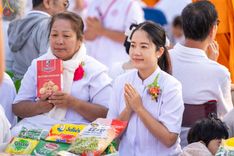 ภาพ No.193147:พิธีตักบาตรพระธรรมยาตรา ณ อนุสรณ์สถานคลองบางนางแท่น อ.สามพราน จ.นครปฐม ในโครงการธรรมยาตรา กตัญญูบูชา มหาปูชนียาจารย์ พระมงคลเทพมุนี(สด จนฺทสโร) พระผู้ปราบมาร อนุสรณ์สถาน 7 แห่ง ปีที่ 13 วันที่ 11 มกราคม พ.ศ.2568