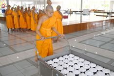 ภาพ No.162218:พิธีถวายภัตตาหารเมนูสวรรค์ เนื่องในวันออกพรรษา (ขึ้น 15 ค่ำ เดือน 11) วันพฤหัสบดีที่ 17 ตุลาคม พ.ศ. 2567 ณ หอฉันคุณยายอาจารย์ฯ วัดพระธรรมกาย