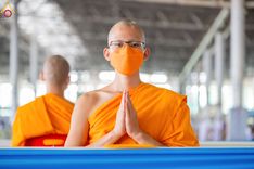 ภาพ No.51995:ประมวลภาพพิธีกฐินสัมฤทธิ์ ปีที่ 15 และกฐินสมทบ วัดกัลยาณมิตรทั้งภายในและต่างประเทศ ปีที่ 5