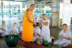 ภาพ No.214634:วันศุกร์ที่ 4 เมษายน พ.ศ.2568 นาคธรรมทายาทตักบาตรพระพี่เลี้ยง ในโครงการบรรพชาสามเณร ฟื้นฟูพระพุทธศาสนาทั่วไทย ณ วิหารคด 22 วัดพระธรรมกาย