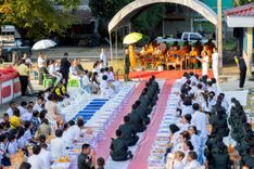 ภาพ No.234388:วันพฤหัสบดีที่ 24 กรกฎาคม พ.ศ. 2568 พิธีถวายสังฆทานแก่คณะสงฆ์ 323 วัด , พิธีมอบกองทุนหนุนแรงใจช่วยครูใต้ , พิธีทำบุญส่วนกุศลแด่ผู้วายชนม์ ในเหตุการณ์ความไม่สงบ 4 จังหวัด ชายแดนภาคใต้ (ปัตตานี , ยะลา , นราธิวาส , สงขลา) ปีที่ 21 ครั้งที่ 179 ณ วัดเวฬุวัน 
