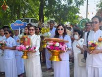 ภาพ No.177111:พิธีทอดกฐิน ณ วัดสะพาน ต.ลำคอหงษ์ อ.โนนสูง จ.นครราชสีมา ในโครงการทอดกฐินสามัคคีทั่วไทย 30,000 วัด บูชาธรรม 80 ปี หลวงพ่อธัมมชโย โดยคณะศิษยานุศิษย์วัดพระธรรมกาย วันที่ 9 พฤศจิกายน พ.ศ. 2567