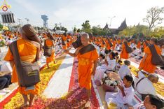 ภาพ No.193399:พิธีต้อนรับพระธรรมยาตรา ณ อนุสรณ์สถาน สถานที่เกิดในเพศสมณะ วัดสองพี่น้อง อำเภอสองพี่น้อง จังหวัดสุพรรณบุรี ในโครงการธรรมยาตรา กตัญญูบูชา มหาปูชนียาจารย์ พระมงคลเทพมุนี(สด จนฺทสโร) พระผู้ปราบมาร อนุสรณ์สถาน 7 แห่ง ปีที่ 13 วันที่ 11 มกราคม พ.ศ. 2568