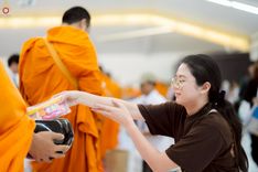 ภาพ No.243150:วันพฤหัสบดีที่ 4 กันยายน พ.ศ. 2568 เวลา 07.00-08.15 น. มหาวิทยาลัยเกษตรศาสตร์ กำแพงแสน ร่วมทำบุญตักบาตร Freshy KU85 พระสงฆ์ 85 รูป