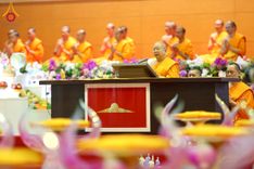 ภาพ No.215336:วันอาทิตย์ต้นเดือนที่ 6 เมษายน พ.ศ. 2568 พิธีบูชาข้าวพระ สภาธรรมกายสากล วัดพระธรรมกาย