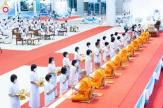 ภาพ No.90782:พิธีบำเพ็ญกุศลสวดพระอภิธรรม  อุบาสกถาวร พรหมถาวร (อุบาสกผู้ปั้นพระ) คืนที่ 3 วันจันทร์ที่ 16 ตุลาคม พ.ศ. 2566 ณ ห้องแก้วสารพัดนึก 1 สภาธรรมกายสากล วัดพระธรรมกาย จ.ปทุมธานี