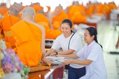 ภาพ No.248518:วันที่ 27 กันยายน พ.ศ. 2568 พิธีถวายเมนูสวรรค์เพื่อการบรรลุธรรม ณ หอฉันคุณยายอาจารย์ฯ วัดพระธรรมกาย