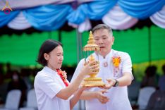 ภาพ No.255465:วันที่ 13 ตุลาคม พ.ศ. 2568 พิธีบรรจุพระบรมสารีริกธาตุ ผูกผ้า 7 สี เพื่อความเป็นสิริมงคล  และ ยกช่อฟ้า ประดิษฐานบนหลังคาอุโบสถวัดทุ่งเจริญธรรม ถวายบูชาธรรม 81 ปี หลวงพ่อธัมมชโย โดยคณะศิษยานุศิษย์ ณ วัดทุ่งเจริญธรรม อ.อมก๋อย จ.เชียงใหม่
