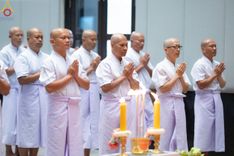 ภาพ No.199673:โครงการอุปสมบทหมู่บูชาธรรม 116 ปี คุณยายอาจารย์มหารัตนอุบาสิกาจันทร์ ขนนกยูง โครงการอุปสมบทหมู่ธรรมทายาท ระดับอุดมศึกษา รุ่นที่ 51 ภาคฤดูหนาว  ณ โบสถ์พระไตรปิฏก วัดพระธรรมกาย จ.ปทุมธานี  วันที่ 11 มกราคม พ.ศ. 2568 โดยมีพระครูปลัดรัตนวีรวัฒน์ เจ้าอาวาสวัด