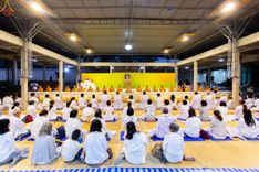 ภาพ No.189417:พิธีถวายภัตตาหารเป็นสังฆทาน แด่พระธรรมยาตรา ในโครงการธรรมยาตรา กตัญญูบูชา มหาปูชนียาจารย์ พระมงคลเทพมุนี(สด จนฺทสโร) พระผู้ปราบมาร อนุสรณ์สถาน 7 แห่ง ปีที่ 13 ณ อนุสรณ์สถานมหาวิหารพระมงคลเทพมุนี (โลตัสแลนด์) อ.สองพี่น้อง จ.สุพรรณบุรี วันที่ 5 มกราคม 2568