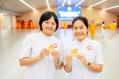 ภาพ No.246547:วันที่ 17 กันยายน พ.ศ. 2568 พิธีรับดวงแก้วนักเรียนบาลี "ดวงแก้วยกชั้นให้ลั่นจักรวาล" ณ ห้องเทวสภา วัดพระธรรมกาย
