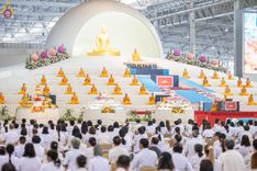 ภาพ No.206011:พิธีตักบาตร และ พิธีบูชาข้าวพระ ในวันอาทิตย์ต้นเดือน 2 กุมภาพันธ์ พ.ศ. 2568 ณ สภาธรรมกายสากล วัดพระธรรมกาย