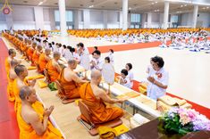 ภาพ No.146153:วันมหารำลึก ครั้งที่ 34 พิธีร่วมรำลึกถึงนักสร้างบารมีที่ล่วงลับไปแล้ว , พิธีสวดพระพุทธมนต์ ณ ห้องแก้วสารพัดนึก 1 วัดพระธรรมกาย วันเสาร์ที่ 27 กรกฎาคม พ.ศ. 2567