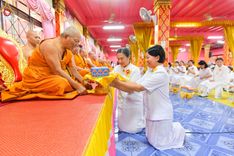 ภาพ No.203578:พิธีทอดผ้าป่าทำนุบำรุงศาสนสถาน ณ วัดตะเคียน ตำบลบางคูเวียง อำเภอบางกรวย จังหวัดนนทบุรี ในโครงการธรรมยาตรา กตัญญูบูชา มหาปูชนียาจารย์ พระมงคลเทพมุนี(สด จนฺทสโร) พระผู้ปราบมาร อนุสรณ์สถาน 7 แห่ง ปีที่ 13 วันที่ 29 มกราคม พ.ศ. 2568