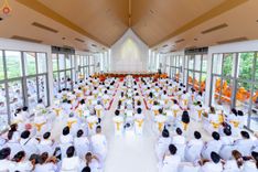 ภาพ No.239356:วันอาทิตย์ที่ 17 สิงหาคม พ.ศ. 2568 พิธีกดปุ่มอัญเชิญรูปเหมือน พระมงคลเทพมุนี (สด จันทสโร)  ณ มหาวิหารแก้วพระมงคลเทพมุนี  ศูนย์ปฏิบัติธรรมแก้วเมืองเลย