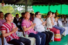 ภาพ No.255434:วันที่ 13 ตุลาคม พ.ศ. 2568 พิธีบรรจุพระบรมสารีริกธาตุ ผูกผ้า 7 สี เพื่อความเป็นสิริมงคล  และ ยกช่อฟ้า ประดิษฐานบนหลังคาอุโบสถวัดทุ่งเจริญธรรม ถวายบูชาธรรม 81 ปี หลวงพ่อธัมมชโย โดยคณะศิษยานุศิษย์ ณ วัดทุ่งเจริญธรรม อ.อมก๋อย จ.เชียงใหม่