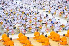 ภาพ No.80508:พิธีถวายทุนสนับสนุนการสร้าง พระไตรปิฎกฉบับธรรมชัย วันเสาร์ที่ 29 เมษายน พ.ศ. 2566 ณ สภาธรรมกายสากล วัดพระธรรมกาย