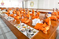 ภาพ No.217114:วันเสาร์ที่ 12 เมษายน พ.ศ. 2568 พิธีบุพเปตพลี ครั้งที่ 162 ร่วมอุทิศบุญแด่หมู่ญาติที่ล่วงลับไปแล้ว และพิธีถวายภัตตาหารเมนูสวรรค์ ณ หอฉันคุณยายอาจารย์ฯ วัดพระธรรมกาย