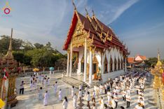 ภาพ No.200011:พิธีทอดผ้าป่าทำนุบำรุงศาสนสถาน ณ วัดบางไผ่นารถ ตำบลบางไทรป่า อำเภอบางเลน จังหวัดนครปฐม ในโครงการธรรมยาตรา กตัญญูบูชา มหาปูชนียาจารย์ พระมงคลเทพมุนี(สด จนฺทสโร) พระผู้ปราบมาร อนุสรณ์สถาน 7 แห่ง ปีที่ 13 วันที่ 22 มกราคม พ.ศ. 2568