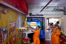 ภาพ No.233651:วันอาทิตย์ที่ 6 กรกฎาคม พ.ศ.2568 พิธีสมโภช 15 ปี วัดพระธรรมกายเกาลูน และพิธีมุทิตาสักการะเปรียญธรรม 9 ประโยค ณ วัดพระธรรมกายเกาลูน เขตปกครองพิเศษฮ่องกง สาธารณรัฐประชาชนจีน