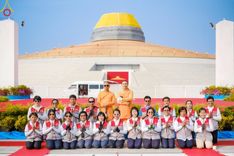 ภาพ No.208051:V.55 สารพัดV สารพัดดี ที่วัดพระธรรมกาย ในโครงการธรรมยาตรา กตัญญูบูชา มหาปูชนียาจารย์ พระมงคลเทพมุนี (สด จนฺทสโร) พระผู้ปราบมาร อนุสรณ์สถาน 7 แห่ง ปีที่ 13 ระหว่างวันที่ 2-31 มกราคม พ.ศ. 2568