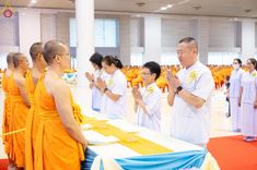 ภาพ No.146059:วันมหารำลึก ครั้งที่ 34 พิธีร่วมรำลึกถึงนักสร้างบารมีที่ล่วงลับไปแล้ว , พิธีสวดพระพุทธมนต์ ณ ห้องแก้วสารพัดนึก 1 วัดพระธรรมกาย วันเสาร์ที่ 27 กรกฎาคม พ.ศ. 2567