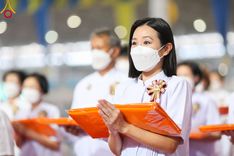ภาพ No.86313:วันธรรมชัย ปีที่ 55 พิธีทอดผ้าป่ากฐินสมทบครั้งที่1, พิธีเจริญพุทธมนต์ ลูกนิมิตมหาสมบัติฯ พิธีจุดประทีป,พิธีฉลองชัยสวดมนต์บทธัมมจักกัปปวัตนสูตร วันอาทิตย์ที่ 27 สิงหาคม พ.ศ.2566 ณ สภาธรรมกายสากล / มหารัตนวิหารคด วัดพระธรรมกาย