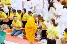 ภาพ No.242030:วันอาทิตย์ที่ 31 สิงหาคม พ.ศ. 2568 พิธีทำบุญแด่คณะสงฆ์ 122 รูป ฉลอง 121 ปี อำเภอคลองหลวง จ.ปทุมธานี เพื่อนำส่งช่วยเหลือคณะสงฆ์ 323 วัด 4 จังหวัดชายแดนภาคใต้ และช่วยเหลือประชาชนจากเหตุปะทะ แนวชายแดนไทย-กัมพูชา ณ บริเวณหน้าที่ว่าการอำเภอคลองหลวง จังหวัดปทุ