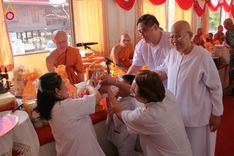 ภาพ No.178961:พิธีทอดกฐิน ณ วัดป่าเกด อ.พระประแดง จ.สมุทรปราการ ในโครงการกฐินสามัคคีทั่วไทย 30,000 วัด บูชาธรรม 80 ปี หลวงพ่อธัมมชโย โดยคณะศิษยานุศิษย์วัดพระธรรมกาย วันที่ 10 พฤศจิกายน พ.ศ. 2567