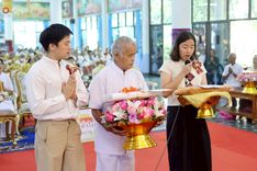ภาพ No.257643:วันที่ 17 ตุลาคม พ.ศ. 2568 พิธีทอดกฐินสามัคคีทั่วไทย 30,000 วัด โดยคณะศิษยานุศิษย์ บูชาธรรม 81 ปี หลวงพ่อธัมมชโย ณ วัดกะทมวนาราม ต.นาบัว อ.เมืองสุรินทร์ จ.สุรินทร์