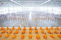 ภาพ No.91117:พิธีร่วมบุญกฐินสัมฤทธิ์ปีที่ 16 และกฐินสมทบวัดกัลยาณมิตรทั้งภายใน และต่างประเทศปีที่ 6 ณ บ้านแก้วเรือนทองคุณยายฯ วัดพระธรรมกาย วันเสาร์ที่ 21 ตุลาคม พ.ศ. 2566