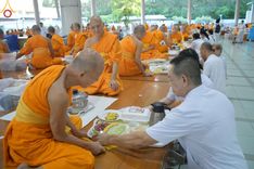 ภาพ No.147712:พิธีถวายภัตตาหารเมนูสวรรค์ ในพรรษาแห่งการเข้าถึงธรรม วันเสาร์ที่ 10 สิงหาคม พ.ศ. 2567 ณ หอฉันคุณยายอาจารย์ฯ วัดพระธรรมกาย