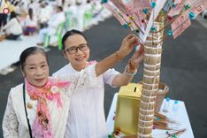 ภาพ No.180378:พิธีตักบาตรพระ ๑,๐๐๐ รูป ฉลองเมืองลำปาง ๑,๓๔๔ ปี วันเสาร์ที่ ๗ ธันวาคม พ.ศ. ๒๕๖๗ ณ ลานพระบรมราชานุสาวรีย์ พระนเรศวรมหาราช อ.เกาะคา จ.ลำปาง