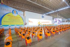 ภาพ No.158890:พิธีตักบาตร ในวันอาทิตย์ต้นเดือน วันที่ 6 ตุลาคม พ.ศ. 2567 ณ สภาธรรมกายสากล วัดพระธรรมกาย