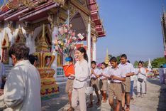 ภาพ No.189287:พิธีทอดผ้าป่าทำนุบำรุงศาสนสถาน ในโครงการธรรมยาตรา กตัญญูบูชา มหาปูชนียาจารย์ พระมงคลเทพมุนี(สด จนฺทสโร) พระผู้ปราบมาร อนุสรณ์สถาน 7 แห่ง ปีที่ 13 ณ วัดใหม่นพรัตน์  ต.เนินพระปรางค์ อ.สองพี่น้อง จ.สุพรรณบุรี วันที่ 5 มกราคม พ.ศ. 2568