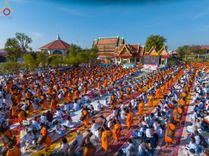 ภาพ No.193374:พิธีต้อนรับพระธรรมยาตรา ณ อนุสรณ์สถาน สถานที่เกิดในเพศสมณะ วัดสองพี่น้อง อำเภอสองพี่น้อง จังหวัดสุพรรณบุรี ในโครงการธรรมยาตรา กตัญญูบูชา มหาปูชนียาจารย์ พระมงคลเทพมุนี(สด จนฺทสโร) พระผู้ปราบมาร อนุสรณ์สถาน 7 แห่ง ปีที่ 13 วันที่ 11 มกราคม พ.ศ. 2568