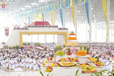 ภาพ No.205972:พิธีตักบาตร และ พิธีบูชาข้าวพระ ในวันอาทิตย์ต้นเดือน 2 กุมภาพันธ์ พ.ศ. 2568 ณ สภาธรรมกายสากล วัดพระธรรมกาย