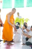 ภาพ No.246639:วันที่ 14 กันยายน พ.ศ. 2568 พิธีตักบาตรฉลองพระใหม่ ในโครงการอุปสมบทหมู่บูชาธรรม ครบรอบ108ปี วันครูผู้ค้นพบวิชชาธรรมกาย ณ วิหารคด วัดพระธรรมกาย