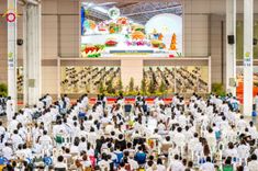 ภาพ No.215318:วันอาทิตย์ต้นเดือนที่ 6 เมษายน พ.ศ. 2568 พิธีบูชาข้าวพระ สภาธรรมกายสากล วัดพระธรรมกาย
