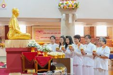 ภาพ No.161408:วัดพระธรรมกายลอนดอน สหราชอาณาจักร จัดงานบุญ น้อมถวายเป็นพุทธบูชา และบูชาธรรมเนื่องในวาระ 140 ปี วันคล้ายวันเกิดด้วยรูปกายเนื้อของ พระมงคลเทพมุนี (สด จนฺทสโร) พระผู้ปราบมาร ในวันที่ 10 ตุลาคม พ.ศ. 2567
