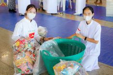 ภาพ No.86856:พิธีตักบาตร , พิธีบูชาข้าวพระ , พิธีจุดเทียนใจ ไฟนิรันดร์ อนันตชัย ในวันอาทิตย์ต้นเดือน 3 กันยายน พ.ศ. 2566 ณ วัดพระธรรมกาย