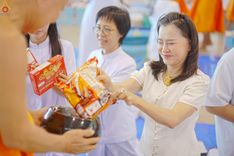 ภาพ No.240518:วันพุธที่ 27 สิงหาคม พ.ศ. 2568 พิธีตักบาตร ในวันธรรมชัย ณ วัดพระธรรมกาย จ.ปทุมธานี
