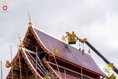 ภาพ No.255494:วันที่ 13 ตุลาคม พ.ศ. 2568 พิธีบรรจุพระบรมสารีริกธาตุ ผูกผ้า 7 สี เพื่อความเป็นสิริมงคล  และ ยกช่อฟ้า ประดิษฐานบนหลังคาอุโบสถวัดทุ่งเจริญธรรม ถวายบูชาธรรม 81 ปี หลวงพ่อธัมมชโย โดยคณะศิษยานุศิษย์ ณ วัดทุ่งเจริญธรรม อ.อมก๋อย จ.เชียงใหม่