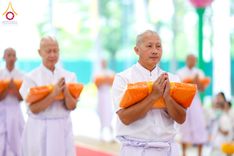 ภาพ No.256189:วันที่ 4 ตุลาคม พ.ศ. 2568 พิธีบรรพชาอุปสมบท  โครงการอุปสมบทหมู่บูชาธรรม 141 ปี  พระมงคลเทพมุนี (สด จนฺทสโร) ณ โบสถ์พระไตรปิฏก วัดพระธรรมกาย จ.ปทุมธานี